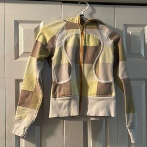 Lululemon Scuba Size 6🥰🥰